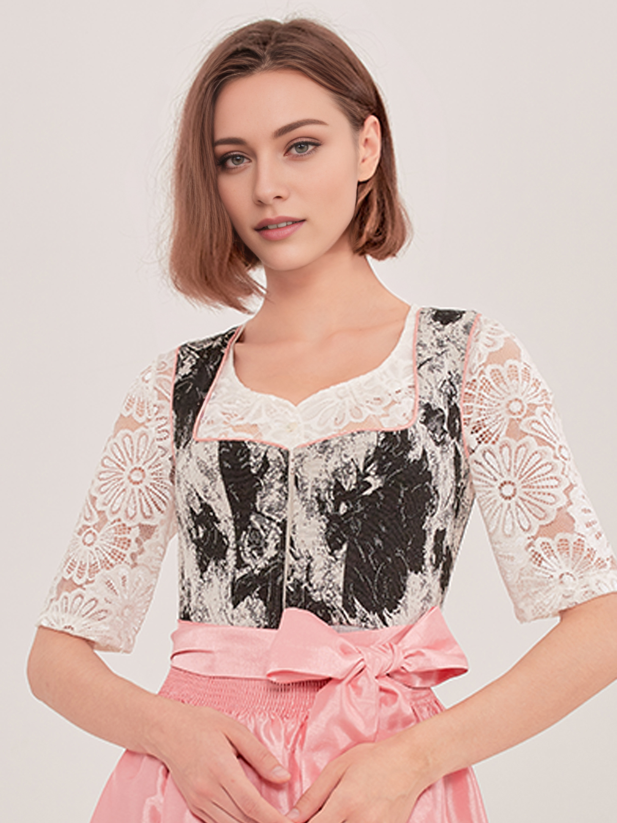 Dirndl in Schwarz – zeitlos und stilvoll