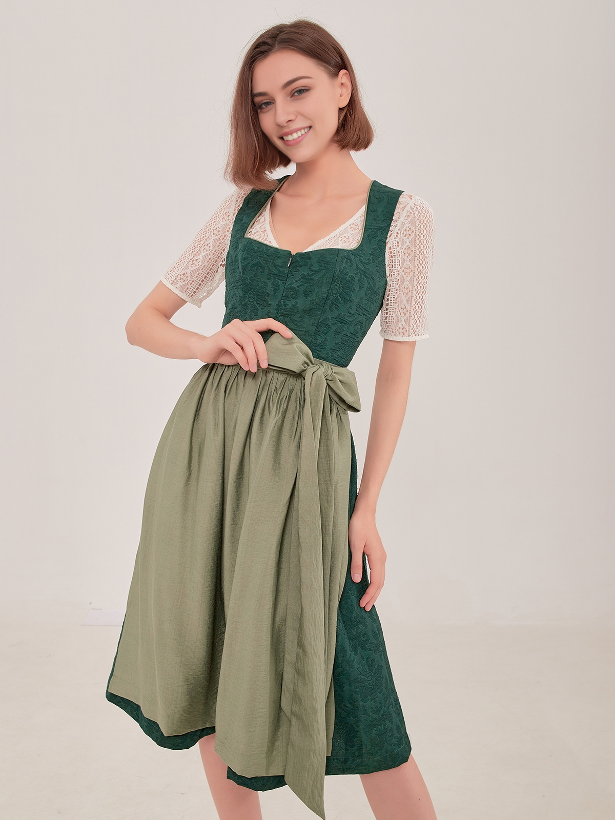 Ehreer Dirndl in Grün – Tradition trifft Moderne