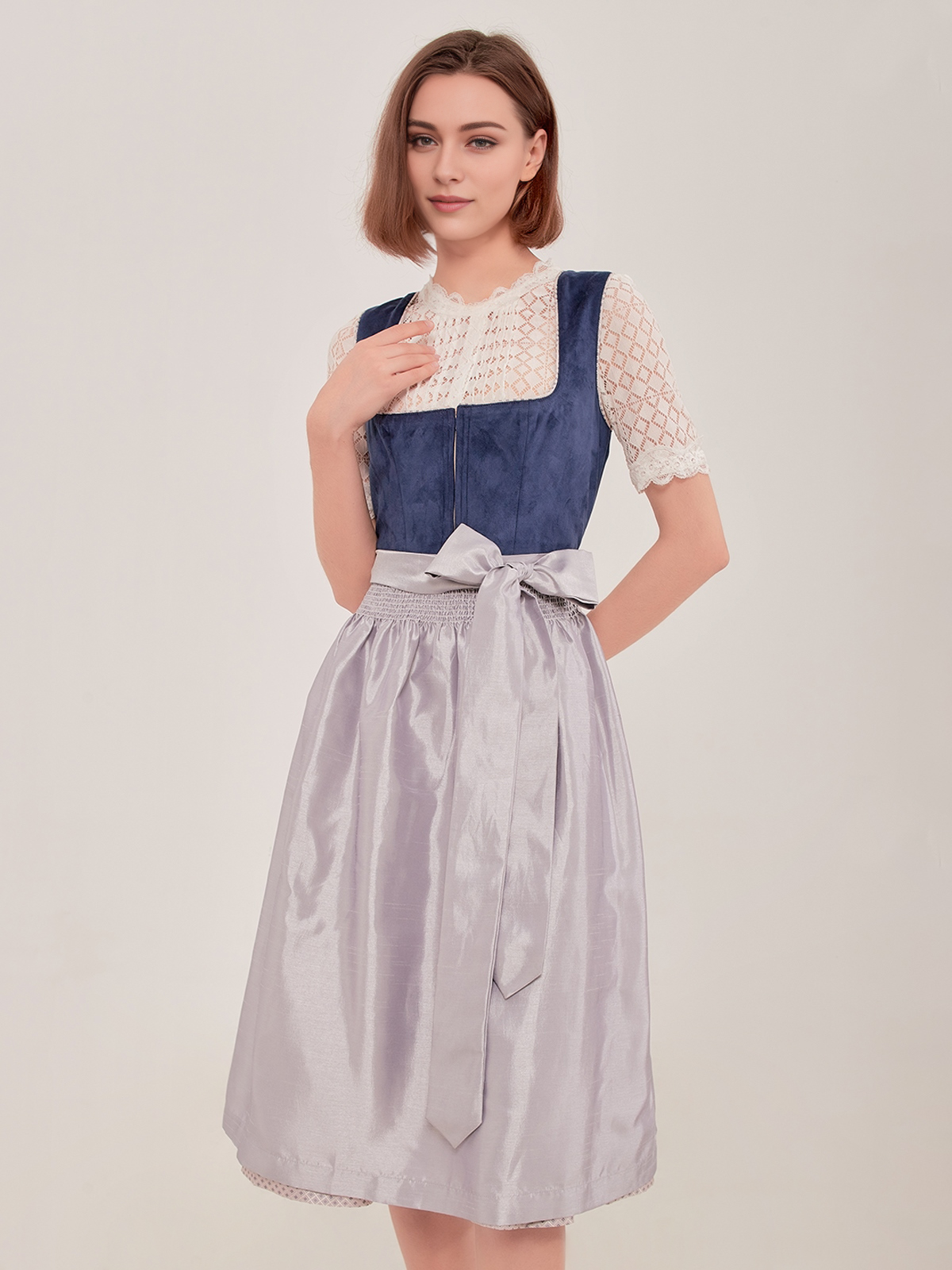 Dirndl in Creme Beige