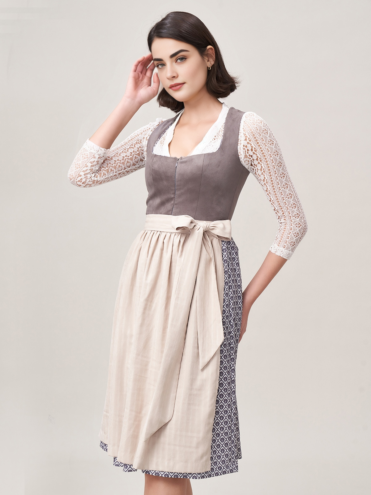 Modernes Ja Mei Dirndl in Grau