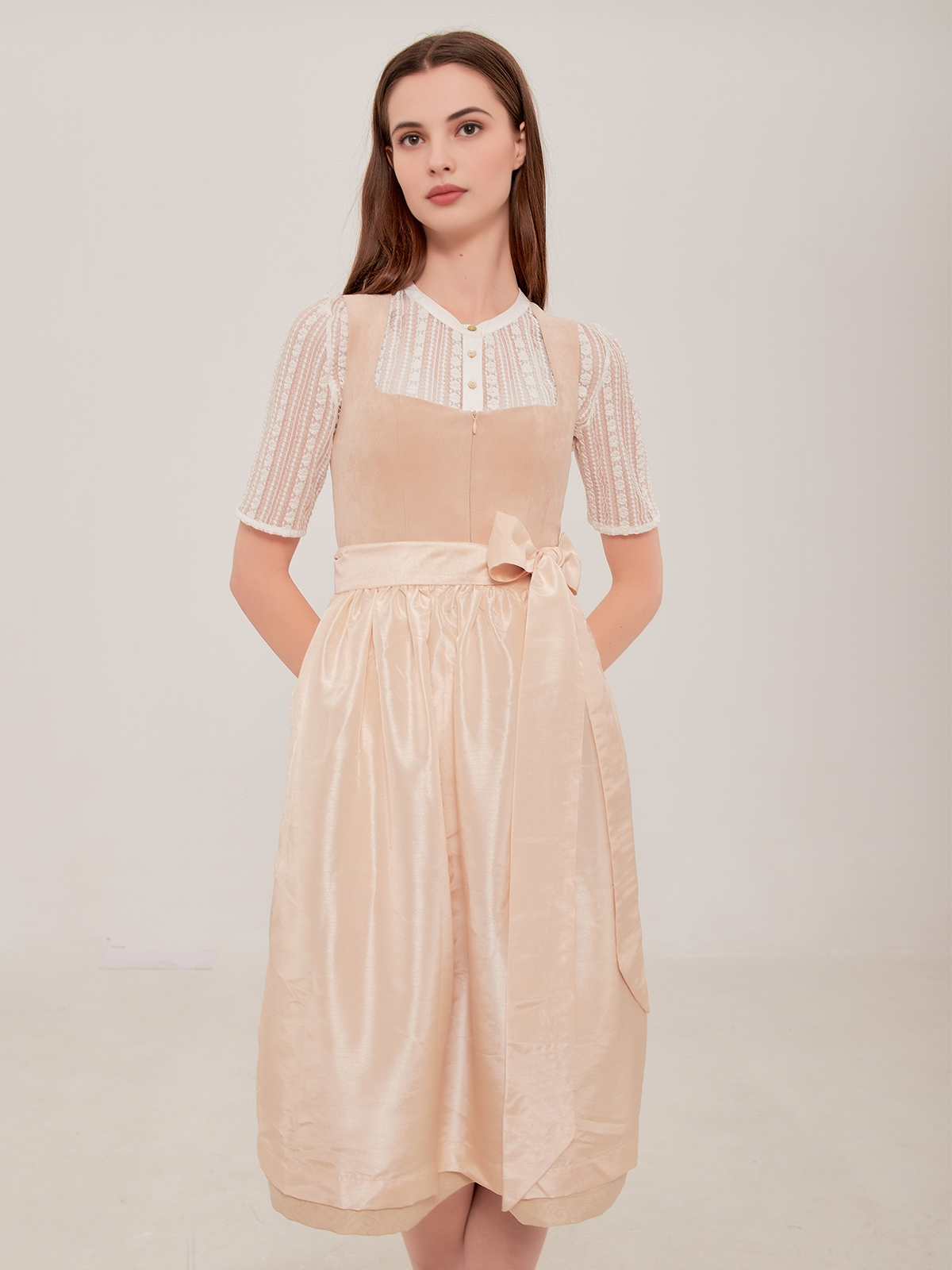 Dirndl Grün in verschiedenen Stilen