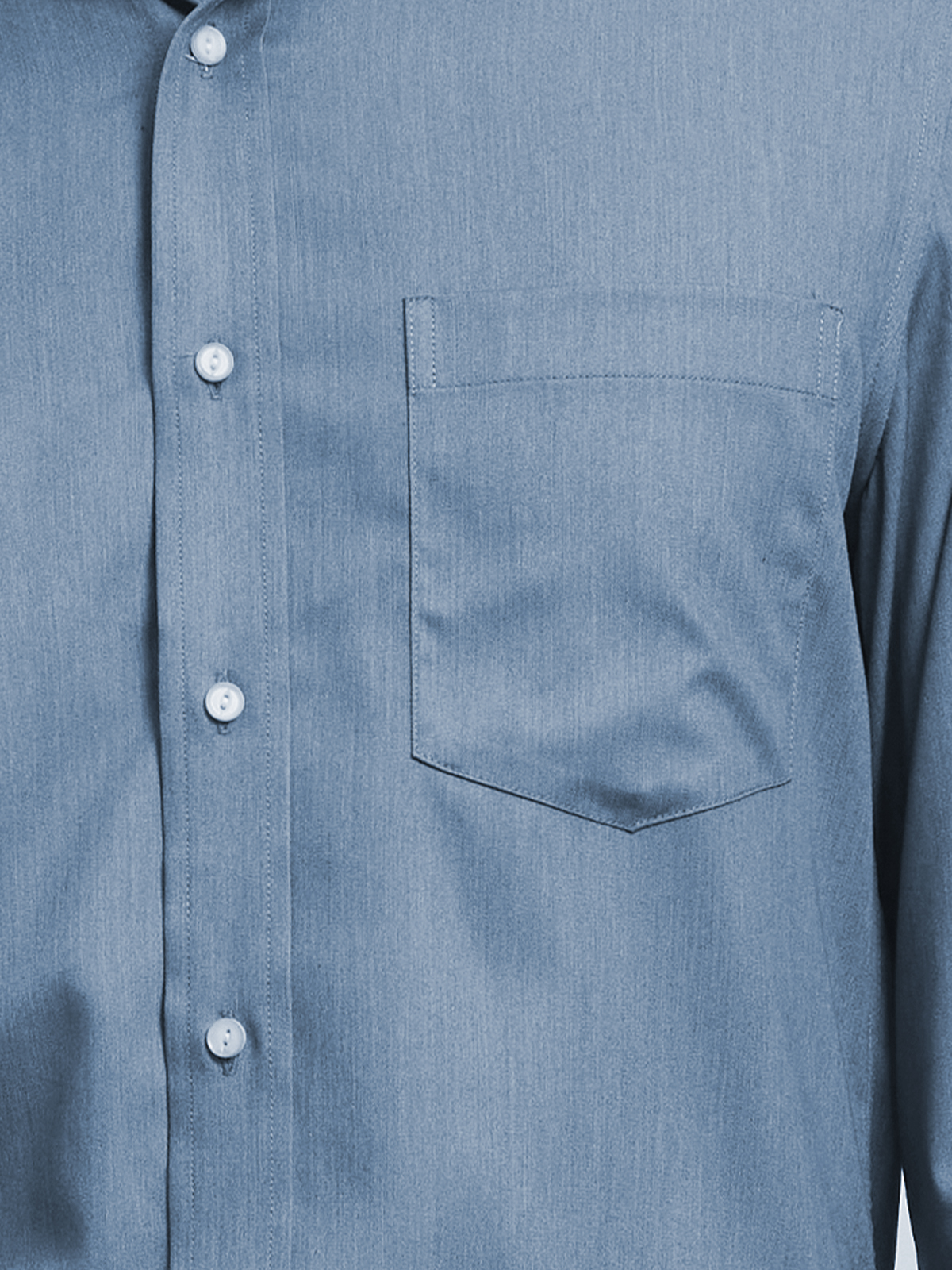 Blaues Dirndl mit weißer Bluse