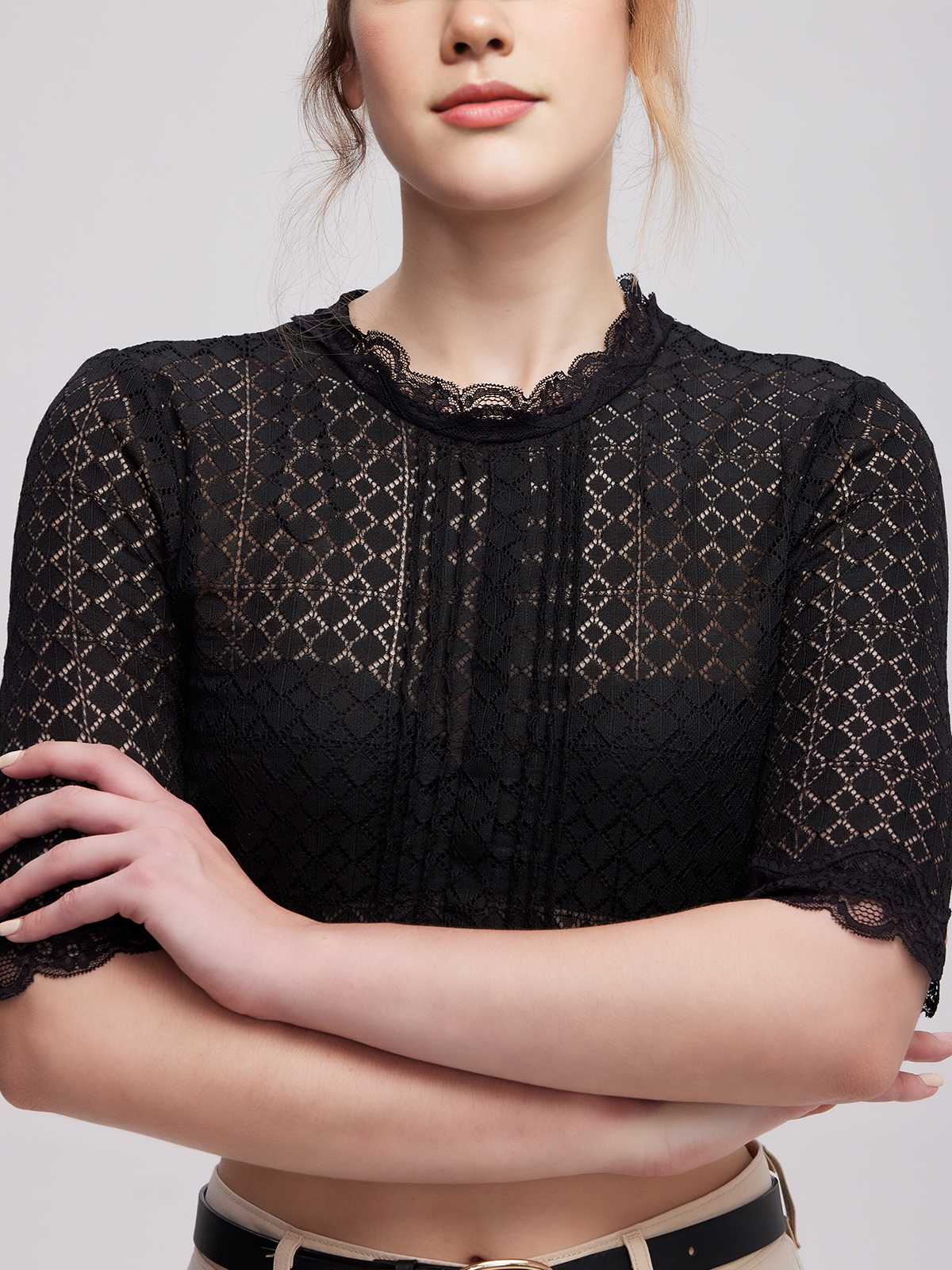 Dirndl schwarz hochgeschlossen