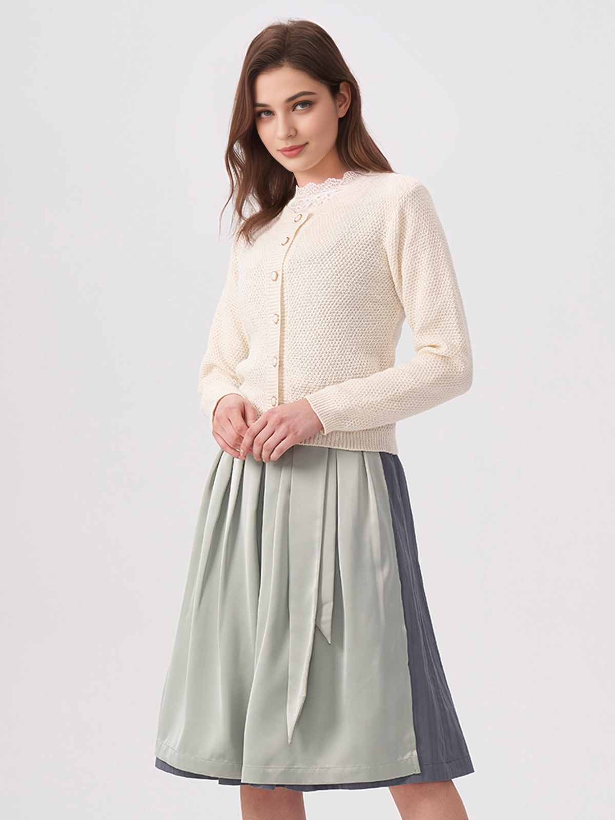Modernes Dirndl in Weiß