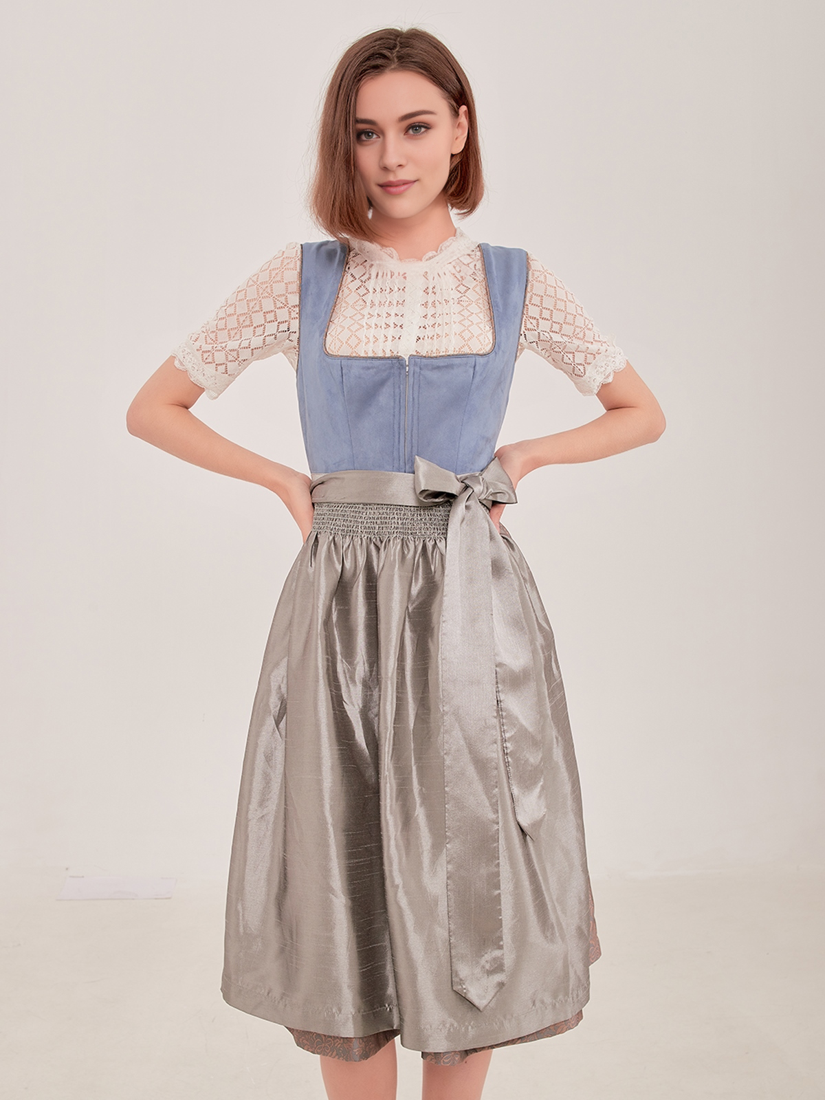 Dirndl in Blau
