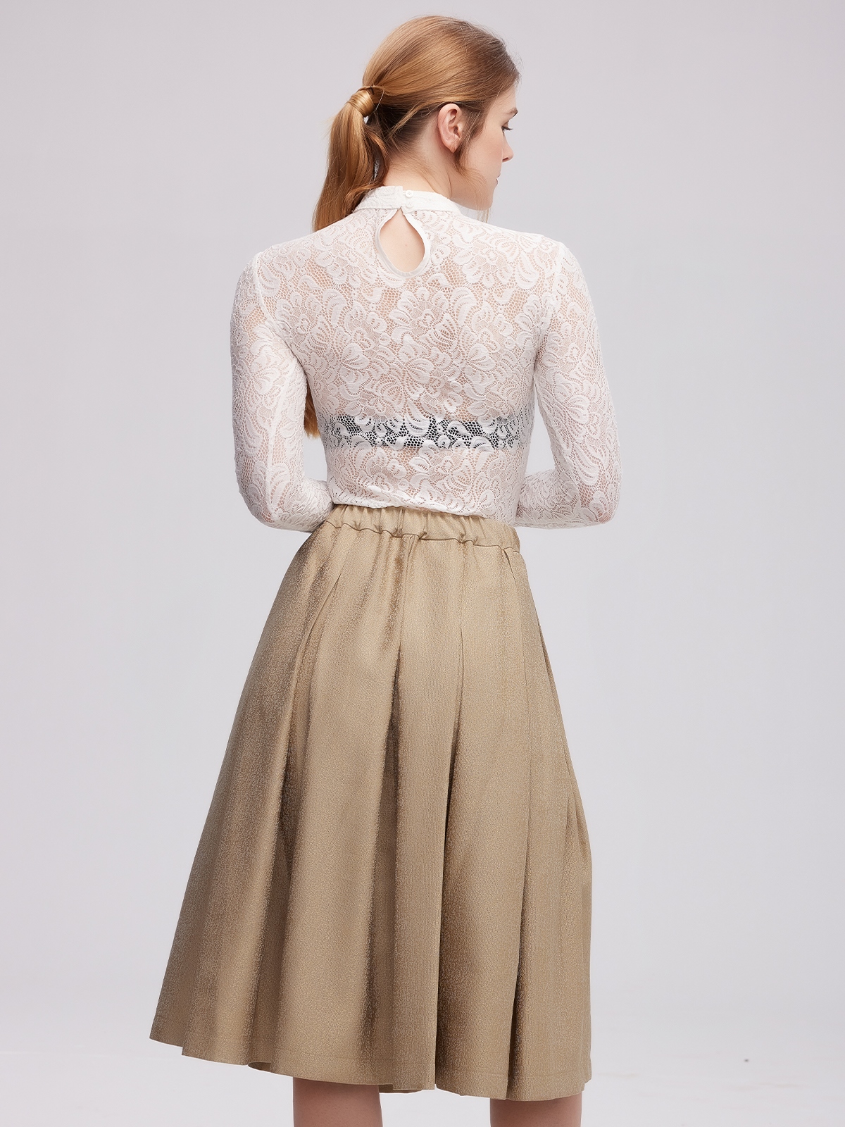 Dirndl Grün Rosa – Eleganz mit frischem Charme