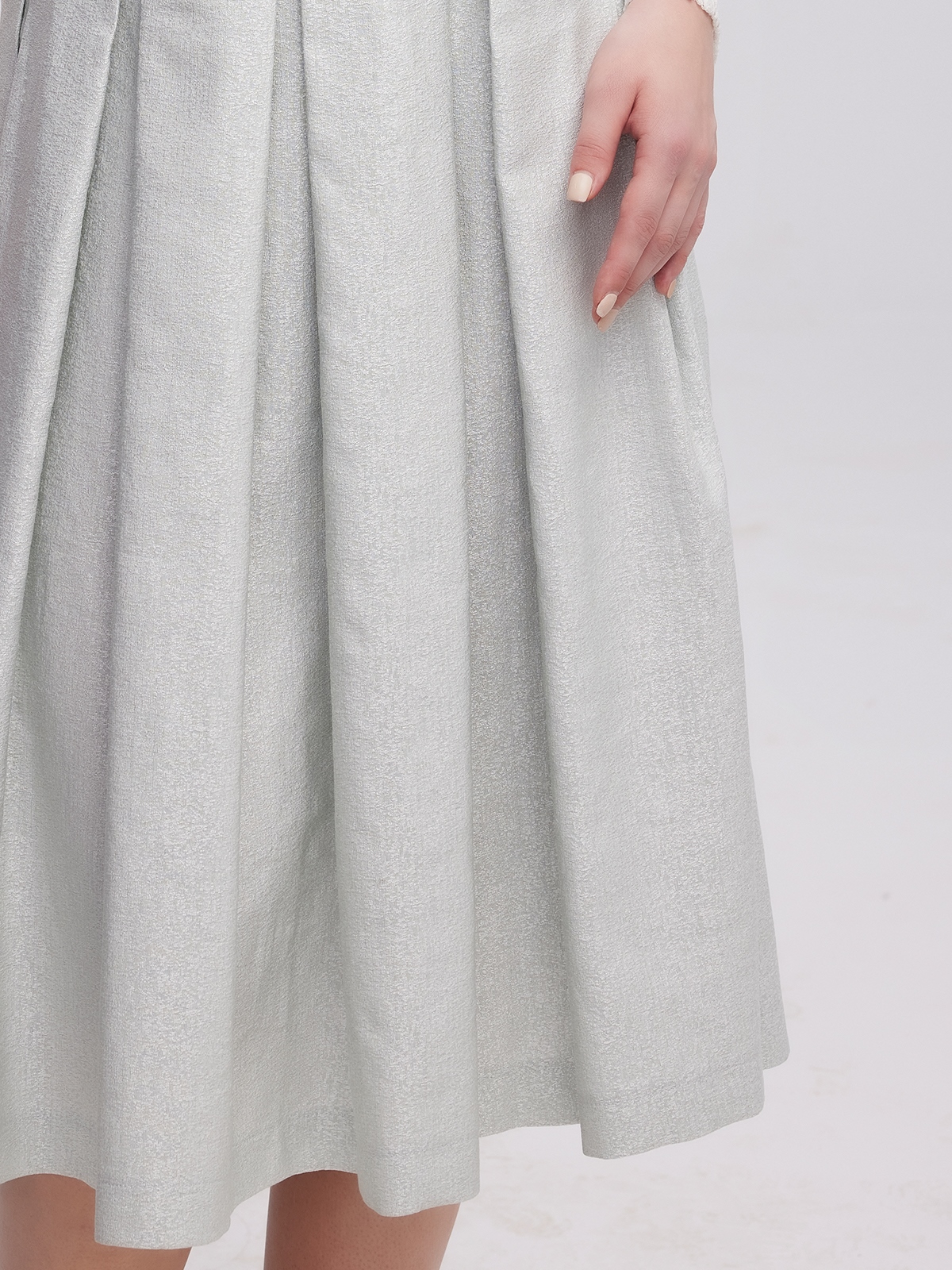 Elegantes Ausschnitt Dirndl in Grün