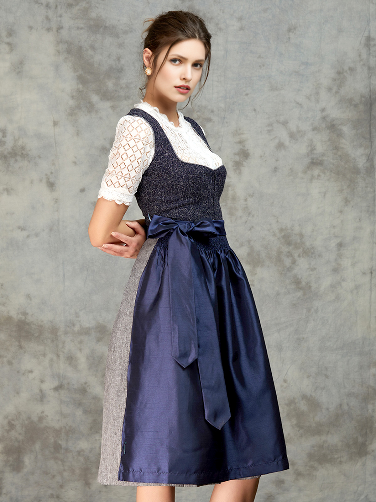 Elegante Langarm Bluse Dirndl in Blau