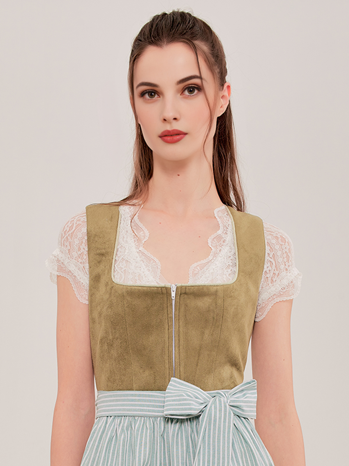 Grünes Dirndl mit Blumenprint