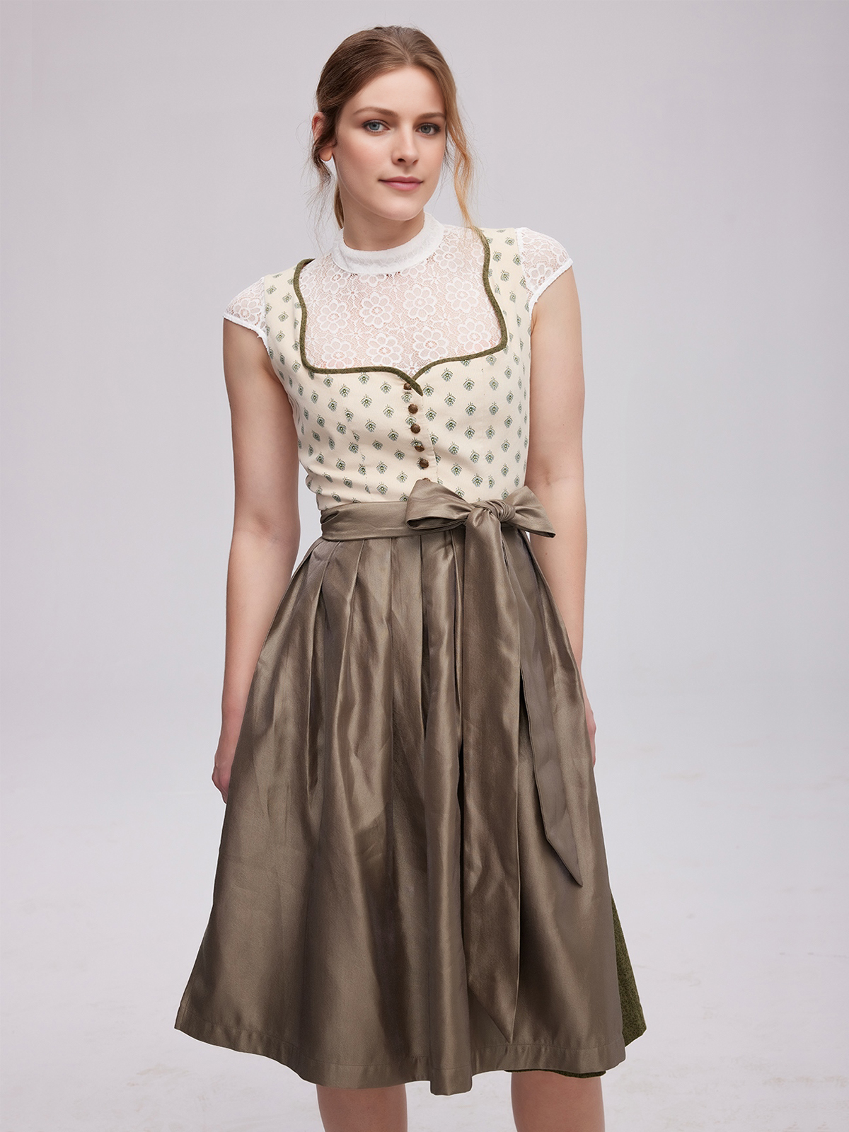 Dirndl in Gelb – eleganter Sommerlook